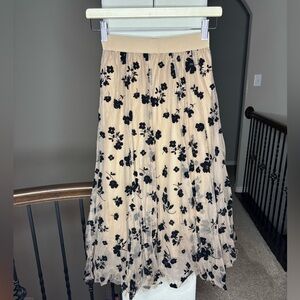 Beige and Black Floral A-Line Skirt with Overlay Size M 👗